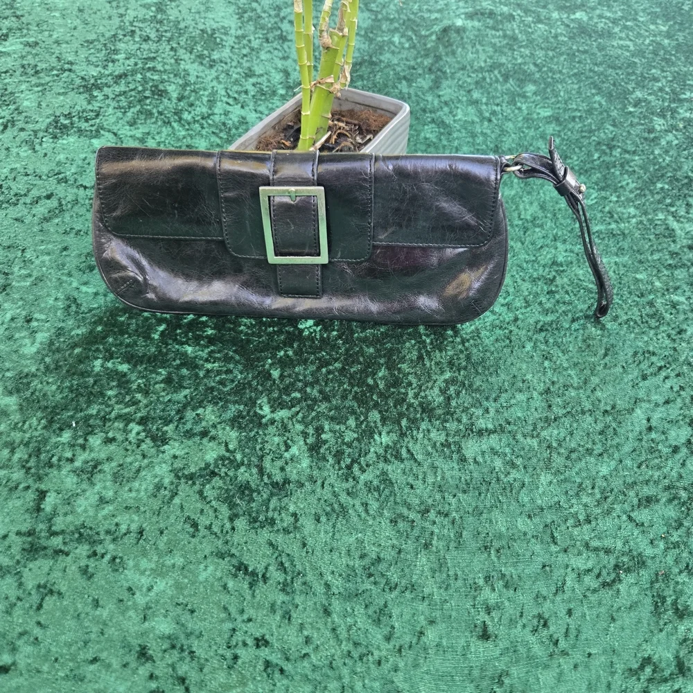 Kenneth Cole Reaction Black Leather Cosmetic Clutch 395